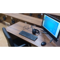 Biurko komputerowe do pracowni szkolnej